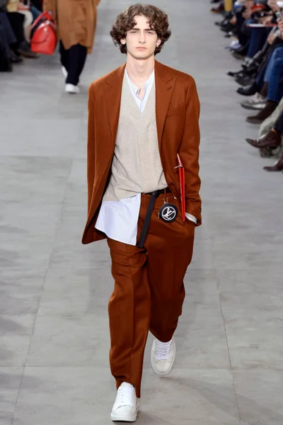 Look 3